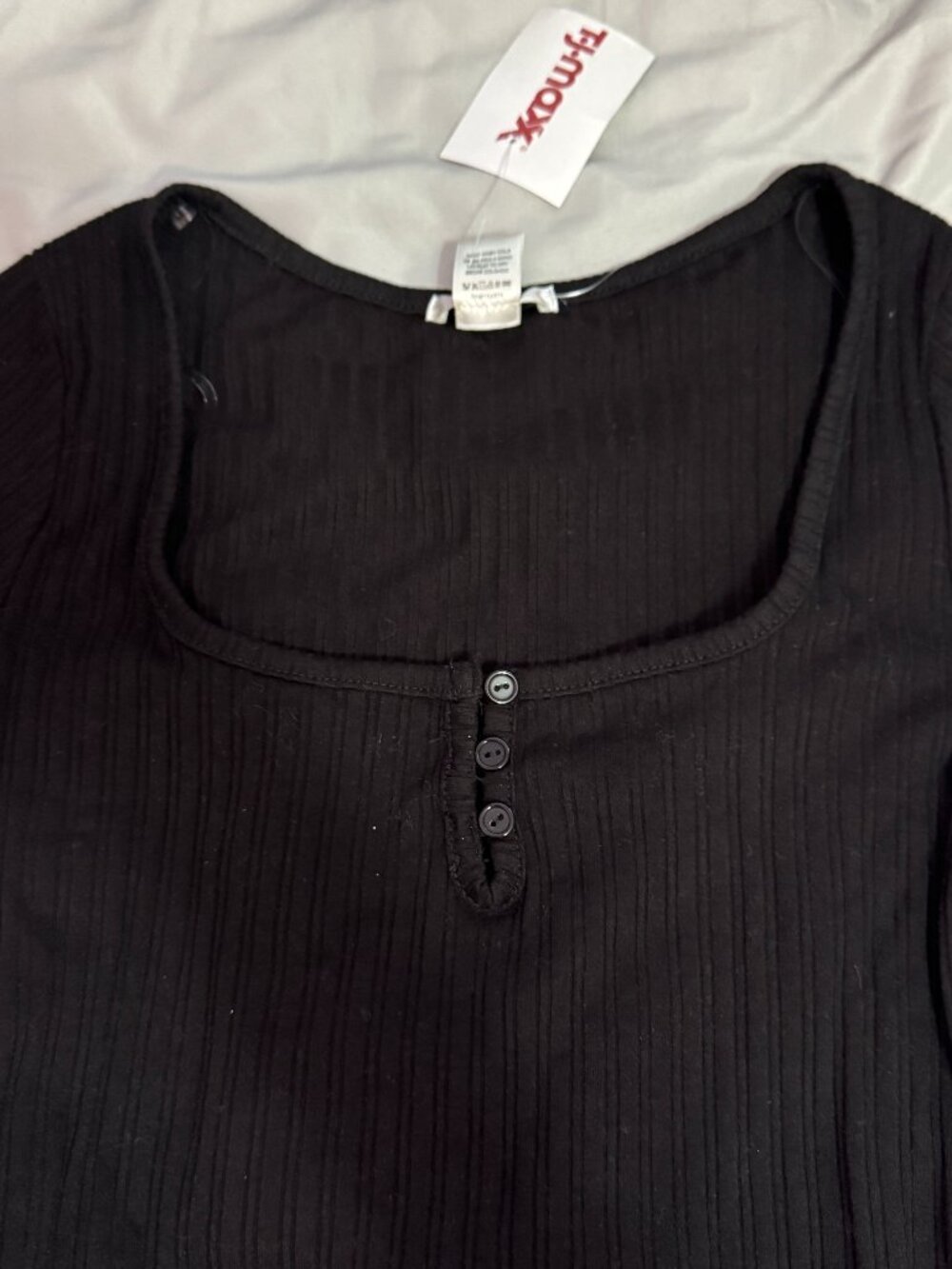 Black Cropped T-shirt - Picture 2 of 3
